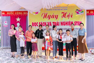 NGÀY HỘI ĐỌC SÁCH VÀ TRẢI NGHIỆM STEM Chủ đề: “Cùng sách bước vào kỷ nguyên vươn mình của dân tộc – STEM khơi nguồn sáng tạo, thắp sáng đam mê” năm học 2024 – 2025